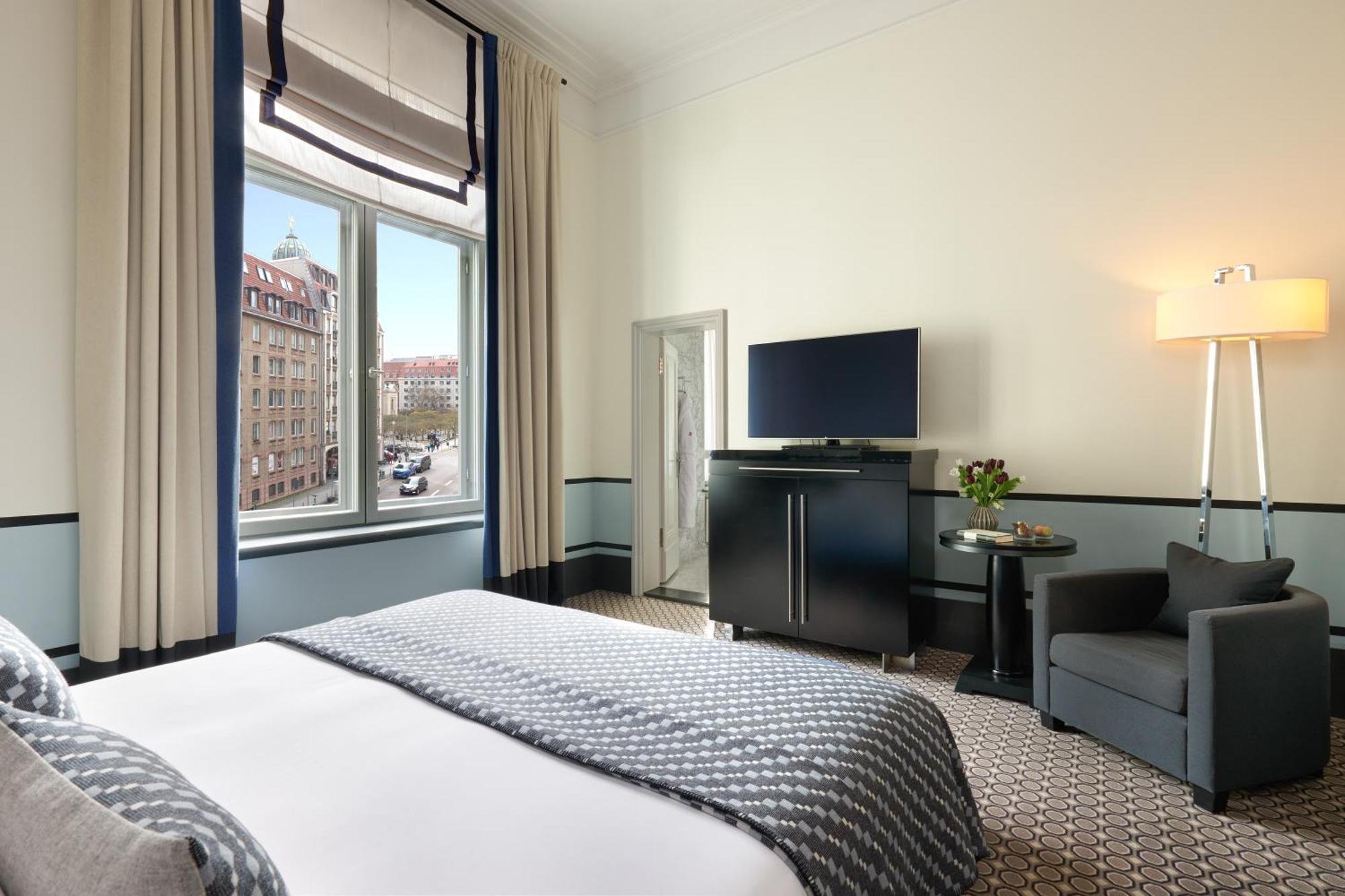 Rocco Forte Hotel De Rome Берлин Екстериор снимка